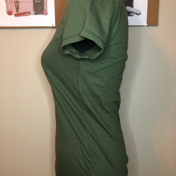 2 for $15 Short sleeve shirt (bundle 2 items) - Picture 3 of 3